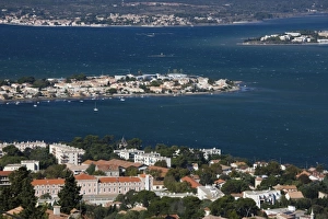 Images Dated 19th October 2010: France, Languedoc-Roussillon, Herault Department, Sete, elevated view of the Bassin