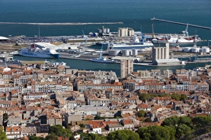 Images Dated 19th October 2010: France, Languedoc-Roussillon, Herault Department, Sete, elevated port view from Mont