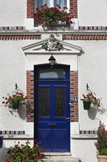 Images Dated 6th October 2010: France, Marne, Champagne Region, Hautvillers, blue door