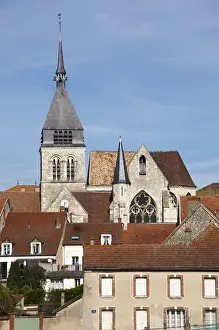 Images Dated 7th October 2010: France, Marne, Champagne Region, Damery, town view