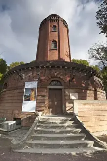 Images Dated 25th October 2010: France, Midi-Pyrenees Region, Haute-Garonne Department, Toulouse, Le Chateau de l Eau
