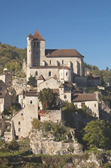 Images Dated 27th October 2010: France, Midi-Pyrenees Region, Lot Department, St-Cirq-Lapopie, town and 15th century