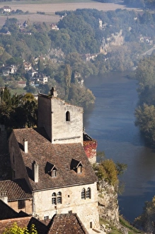 France, Midi-Pyrenees Region, Lot Department, St-Cirq-Lapopie, town and 15th century