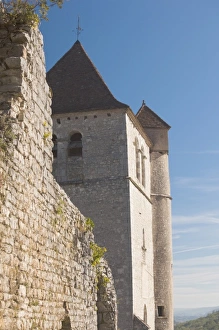 France, Midi-Pyrenees Region, Lot Department, St-Cirq-Lapopie, town and 15th century