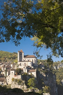 France, Midi-Pyrenees Region, Lot Department, St-Cirq-Lapopie, town and 15th century