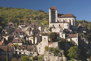 France, Midi-Pyrenees Region, Lot Department, St-Cirq-Lapopie, town and 15th century