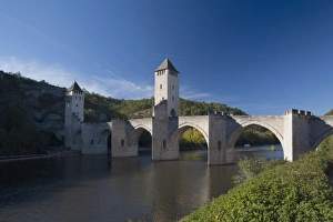 Images Dated 26th October 2010: France, Midi-Pyrenees Region, Lot Department, Cahors, Pont Valentre, midieval bridge
