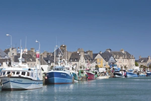 Images Dated 23rd May 2012: France, Normandy Region, Manche Department, Saint Vst la Hougue, view of town and port