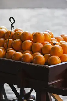 Images Dated 26th May 2012: France, Normandy Region, Seine-Maritime Department, Rouen, oranges for sale