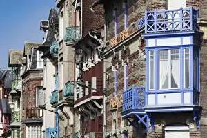 Images Dated 29th May 2012: France, Normandy Region, Seine-Maritime Department, Mers Les Bains, colorful seaside