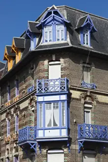 Images Dated 29th May 2012: France, Normandy Region, Seine-Maritime Department, Mers Les Bains, colorful seaside