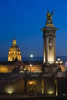 Images Dated 3rd November 2008: France, Paris, Pont Alexandre III bridge towards Hotel des Invalides and Eglise du Dome