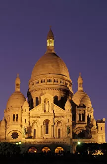 France, Paris, Sacre-Coeur at dusk