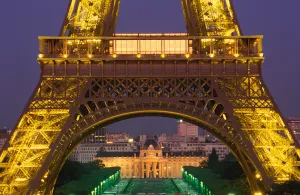 Tour Eiffel Prints: France, Paris, Tour Eiffel and Ecole Militaire at dusk