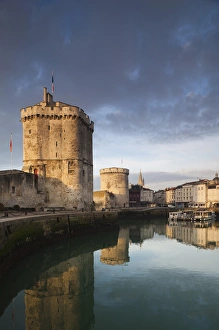 Images Dated 2nd November 2010: France, Poitou-Charentes Region, Charente-Maritime Department, La Rochelle, Old Port