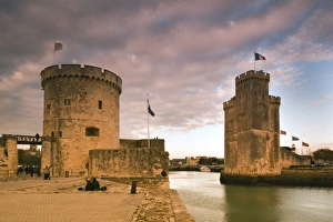 Images Dated 1st November 2010: France, Poitou-Charentes Region, Charente-Maritime Department, La Rochelle, Old Port