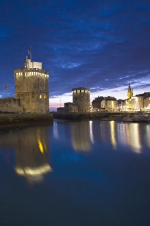 Images Dated 1st November 2010: France, Poitou-Charentes Region, Charente-Maritime Department, La Rochelle, Old Port