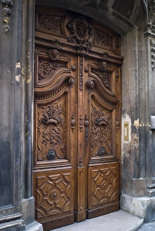 Images Dated 26th December 2007: France, Provence, Bouches du Rhone, Aix en Provence, door