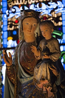 Images Dated 15th October 2010: France, Puy-de-Dome Department, Auvergne Region, Clermont-Ferrand, Cathedrale-Notre-Dame
