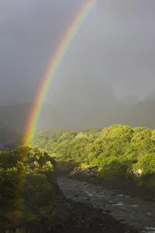 Images Dated 4th October 2008: France, Reunion Island, La Riviere du Mat, Cirque de Salazie, Riviere du Mat River Valley