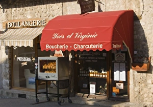 Images Dated 29th June 2007: France, Sault. Storefronts