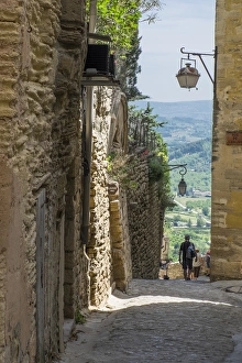 Vaucluse Prints: France, Southern France, Provence, Bonnieux, street scene