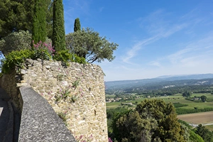 Images Dated 12th May 2015: France, Southern France, Provence, Luberon, Menerbes