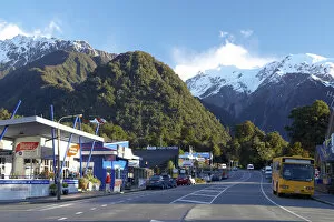 Images Dated 5th October 2005: Franz Josef Glacer Township, West Coast, South Island, New Zealand