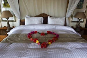 Images Dated 3rd July 2006: Fregate Island Resort - Inside villa. (PR)