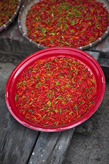 Plate Prints: Fresh dried chillies at the Luang Prabang night market
