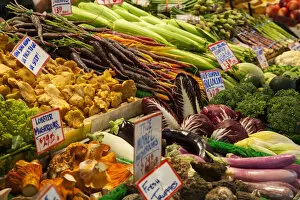 Food & Beverage Collection: Fresh vegetables for sale at Pike Place Market in Seattle, Washington State