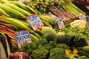 Food & Beverage Gallery: Fresh vegetables for sale at Pike Place Market in Seattle, Washington State