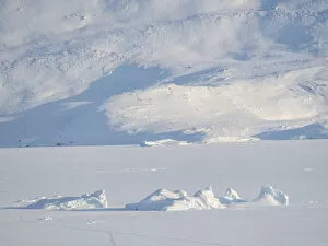 Greenland Gallery: Frozen Melville Bay, near Kullorsuaq in the far north of West Greenland