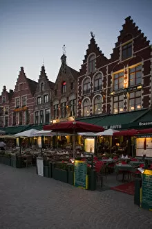 Images Dated 15th April 2007: Gabled buildings, restaurants, Markt square, Brugge, Flanders, Belgium