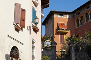 Images Dated 22nd March 2011: Gardone Alta, Lago di Garda, Lombardia, Italy