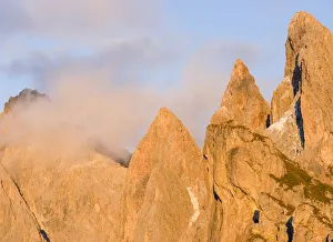 Geisler mountains (Gruppo delle Odle, Le Odle, Odles) in the nature park Puez-Geisler