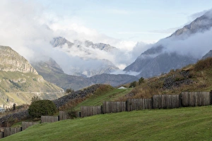 Images Dated 21st September 2014: Georgia, Mtskheta, Stepantsminda. The Kazbegi Mountain range, which acts as the border