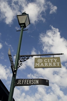Images Dated 15th April 2011: Georgia, Savannah. City Market area