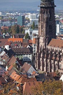 Images Dated 26th October 2014: Germany, Baden-Wurttemburg, Black Forest, Freiburg-im-Breisgau, elevated city view