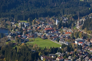 Images Dated 28th October 2014: Germany, Baden-Wurttemburg, Black Forest, Titisee-Neustadt, Titisee village elevated