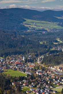 Images Dated 28th October 2014: Germany, Baden-Wurttemburg, Black Forest, Titisee-Neustadt, Titisee village elevated