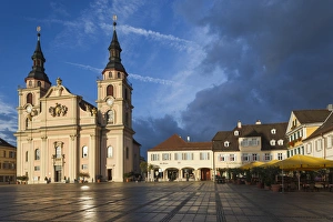 Germany, Baden-Wurttemburg, Ludwigsburg, Marktplatz, Statdtkirche church, dawn