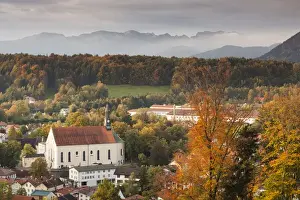 Images Dated 11th October 2014: Germany, Bavaria, Bad Tolz, elevated town view from the Kalvarienberg, morning, fall