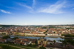 Images Dated 1st June 2008: GERMANY, Bavaria, Bayern, Wurzburg. Old Main Bridge and Town
