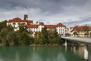 Images Dated 8th October 2014: Germany, Bavaria, Fussen, St. Mang Abbey and the Hohes Scholoss Castle from the Lech