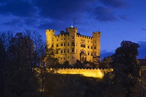 Images Dated 10th October 2014: Germany, Bavaria, Hohenschwangau, Schloss Hohenschwangau castle, dawn