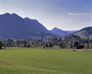 Images Dated 16th April 2008: Germany, Bavaria. A quaint village along the Deutsche Alpenstrasse in Bavaria, Germany