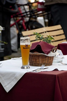 Images Dated 19th September 2009: Germany, Bavaria, Regensburg. Beer Garden