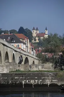 Images Dated 19th September 2009: Germany, Bavaria, Regensburg. Historic landmark 12th century Stone Bridge