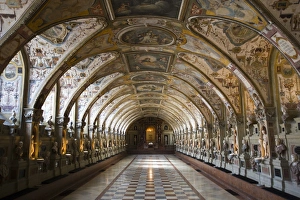 Images Dated 25th May 2008: GERMANY, Bayern-Bavaria, Munich. Residenzmuseum, vaulted ceiling of the Antiquarium